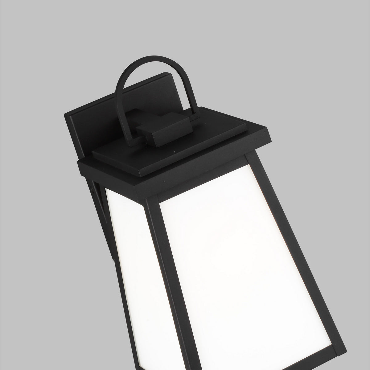 Founders Medium Wall Lantern — 75 W
