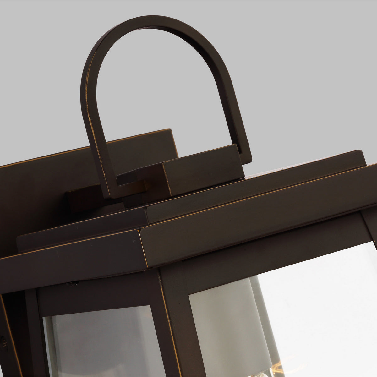 Founders Medium Wall Lantern — 75 W