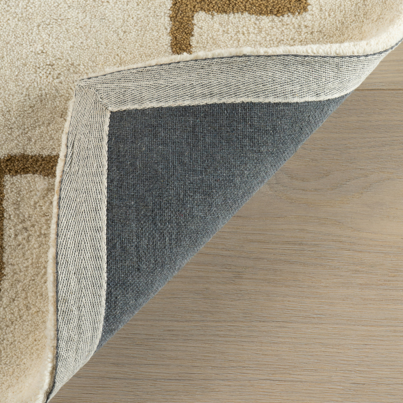 Nate Berkus Yves Bordered Wool Cozy Area Rug