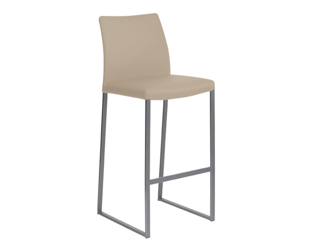 Trica Curvo Stool