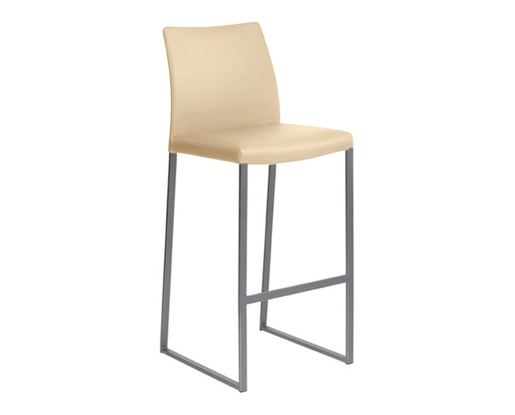 Trica Curvo Stool
