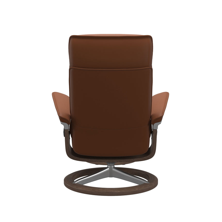 Admiral Recliner - Signature Base - Paloma New cognac - Walnut Wood