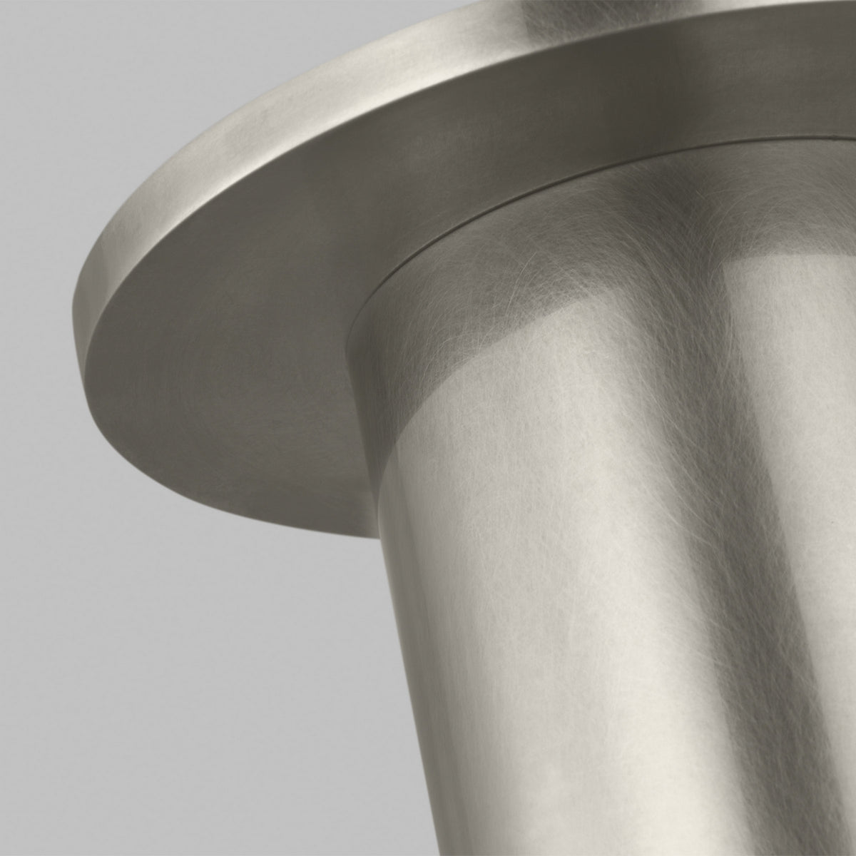 LED Flush Mount — 5.70", Ebell