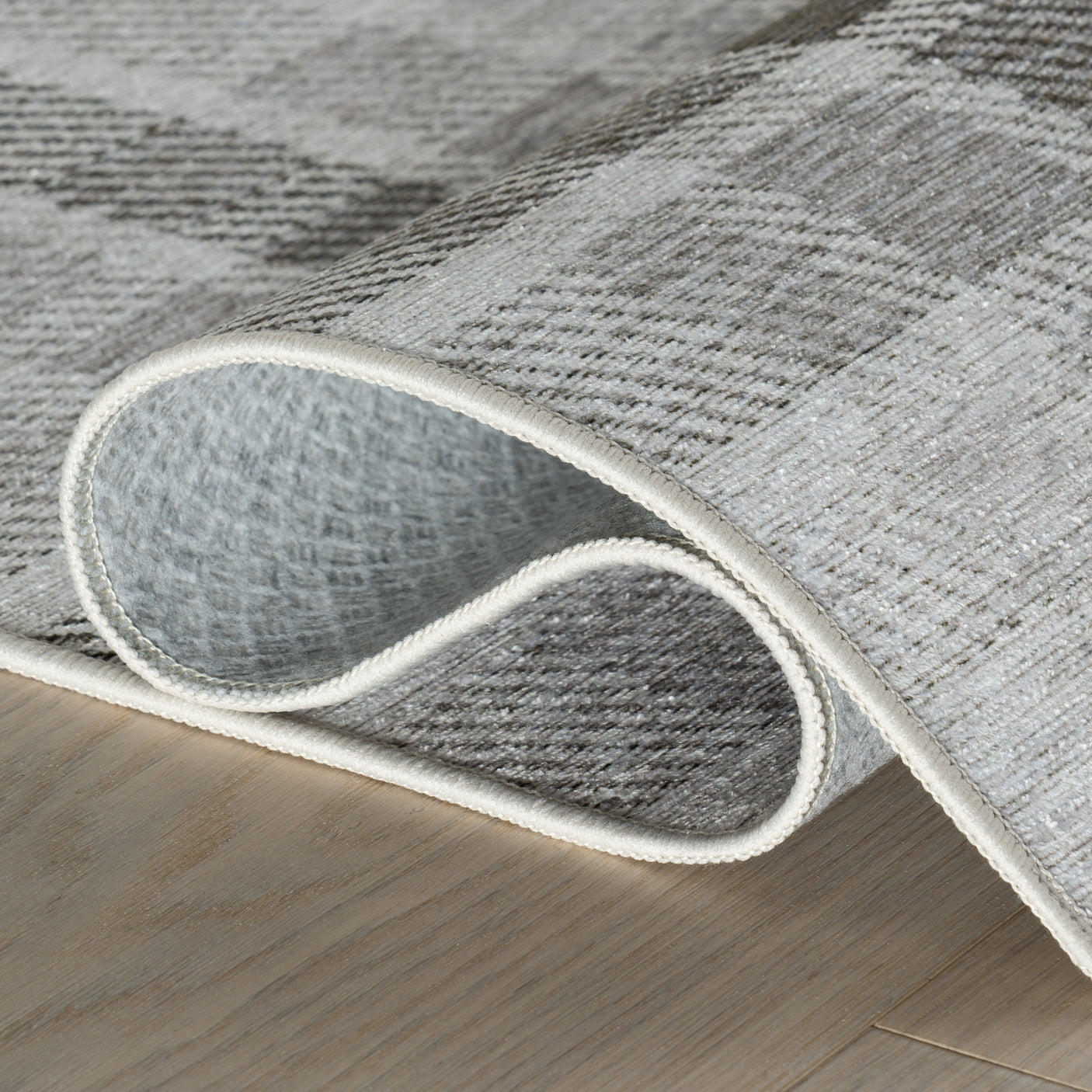 Andri Modern Plaid Machine Washable Rug