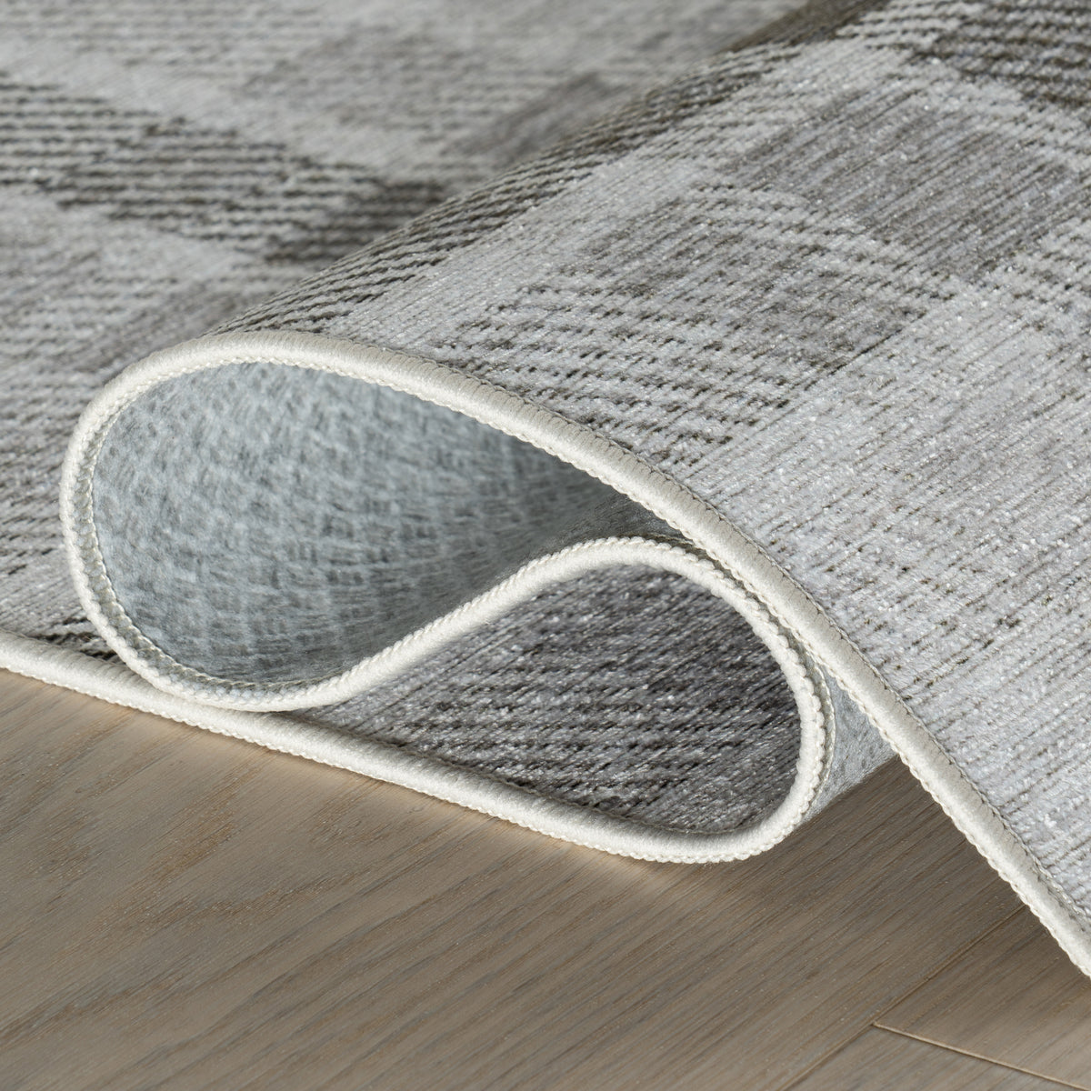 Andri Modern Plaid Machine Washable Rug