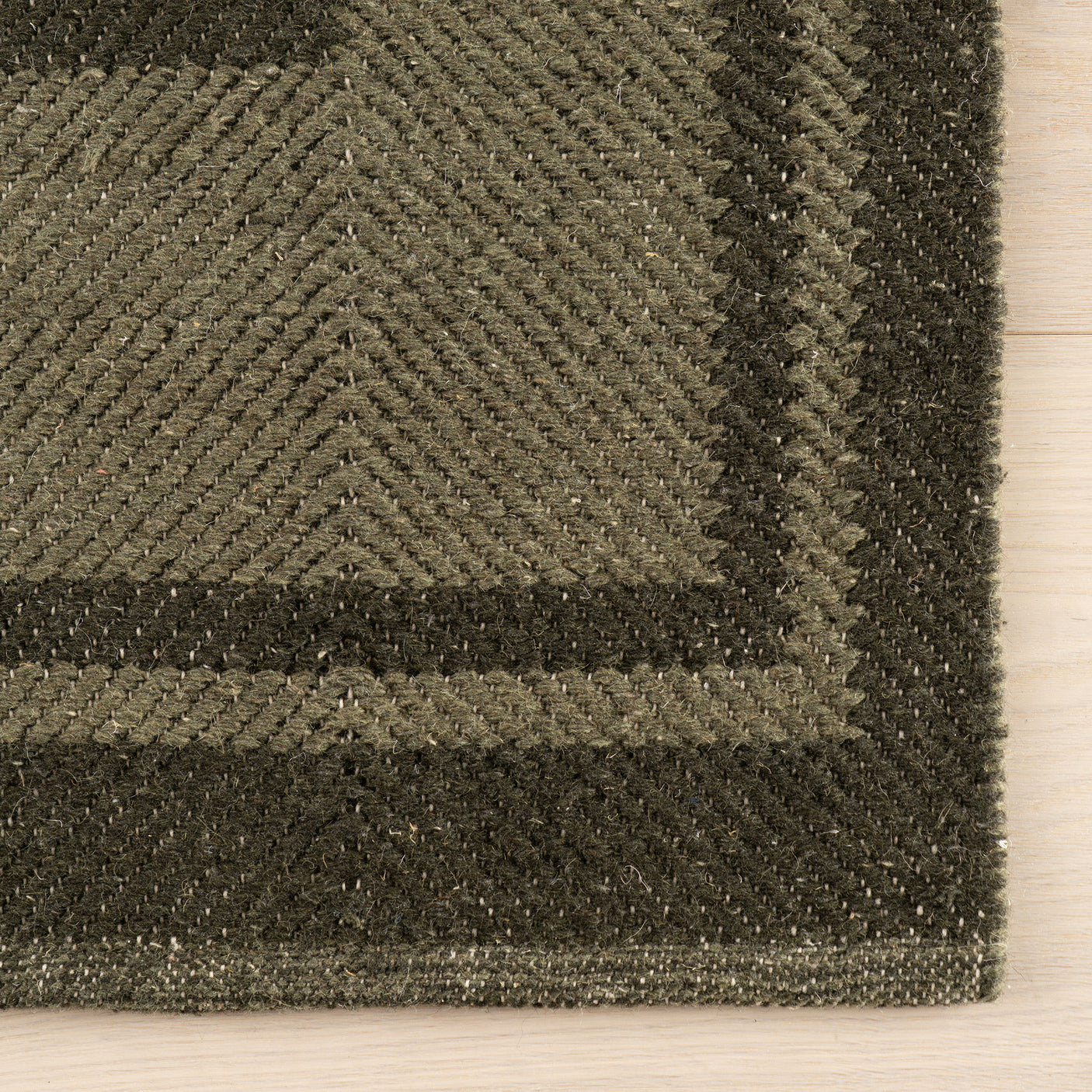 Nate Berkus Canon Bordered Wool Cozy Area Rug