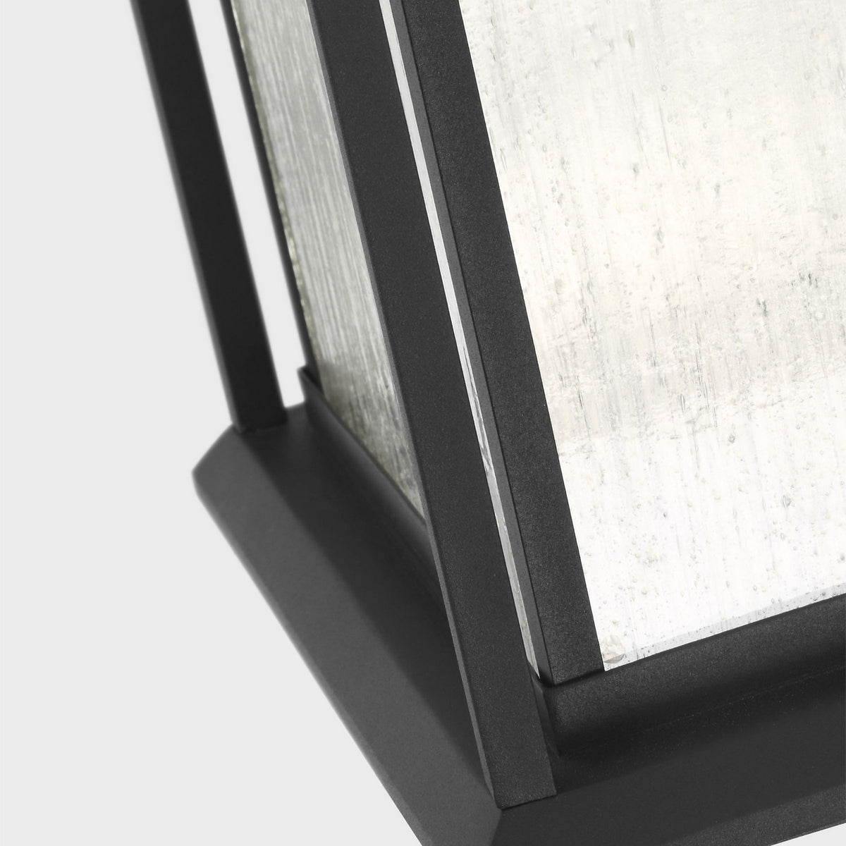 Audley 24" LED Lantern — Distressed Seeded