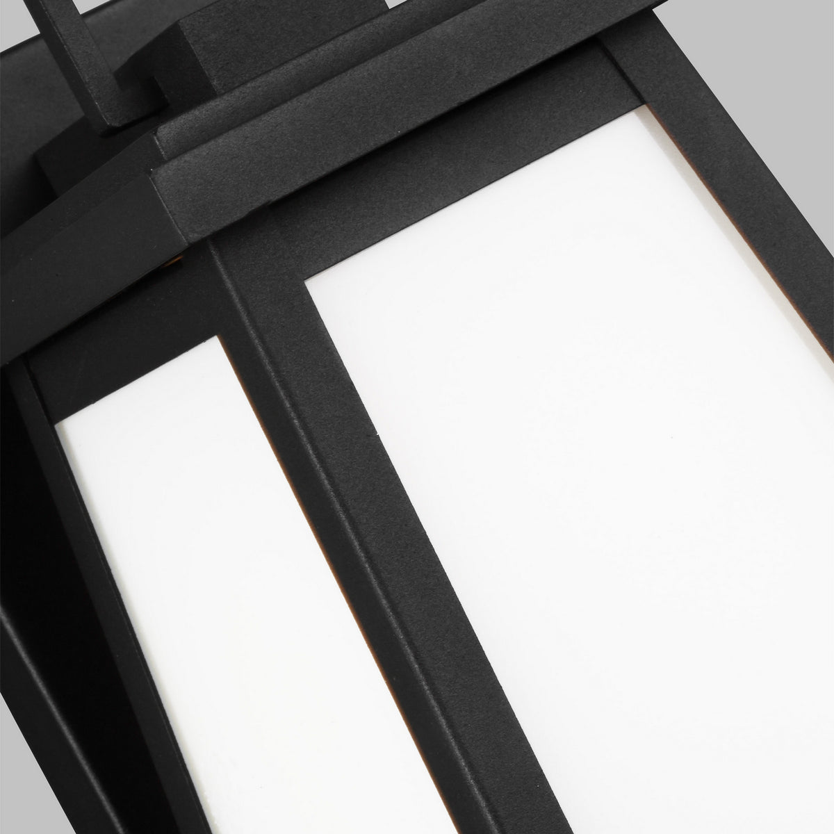 Founders Small Wall Lantern — 75 W