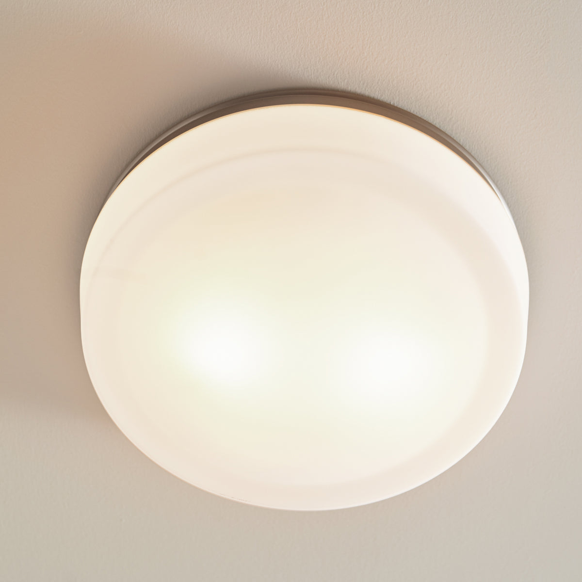 Issen Flush Mount