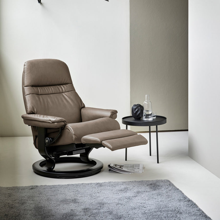 Stressless Sunrise Recliner Classic Base, room setting, shown in Batick Mole, Classic Power base all-groups