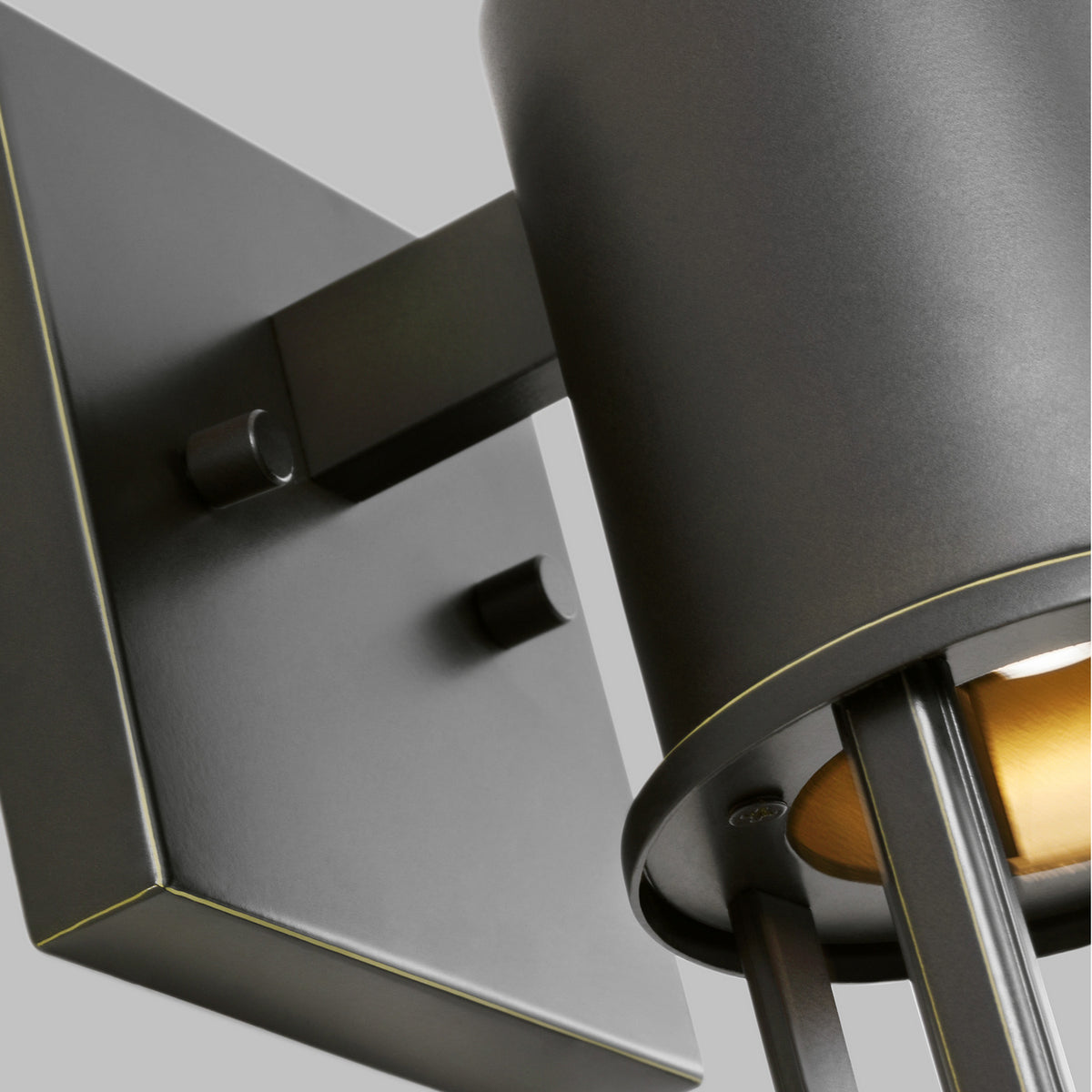 Union Medium Wall Lantern