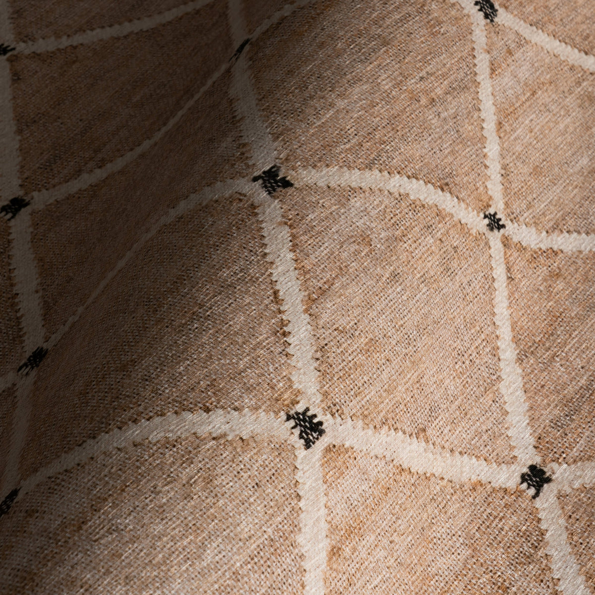 Dash & Albert Kali Machine Washable Rug in Natural, pattern close-up