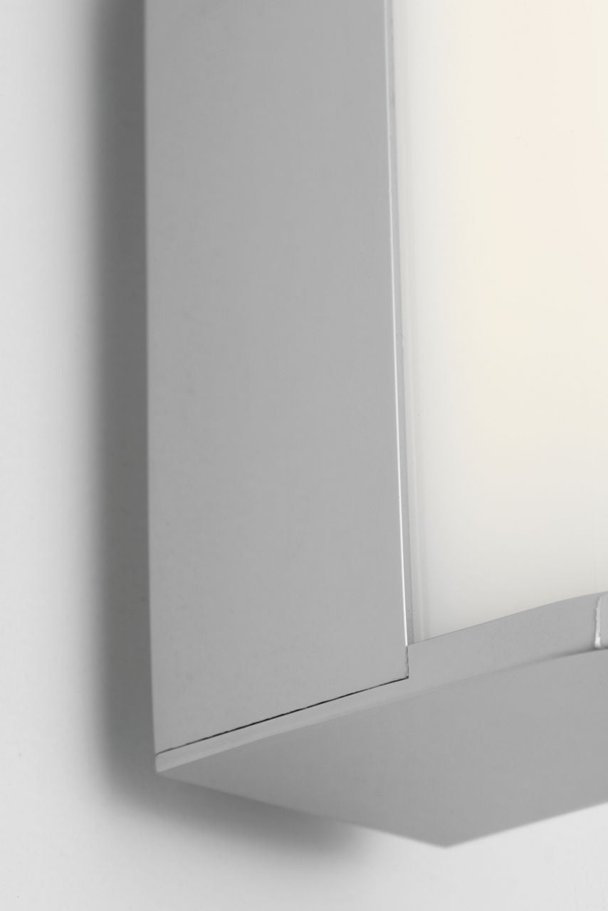 Cavitt 18 LED Vanity