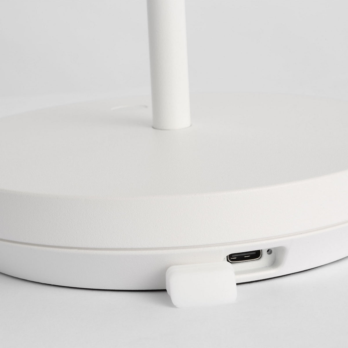 Doppia Accent Rechargeable Table Lamp