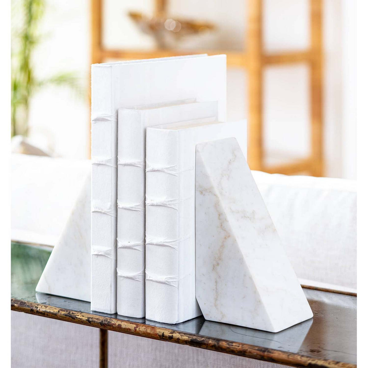 Othello Book Ends