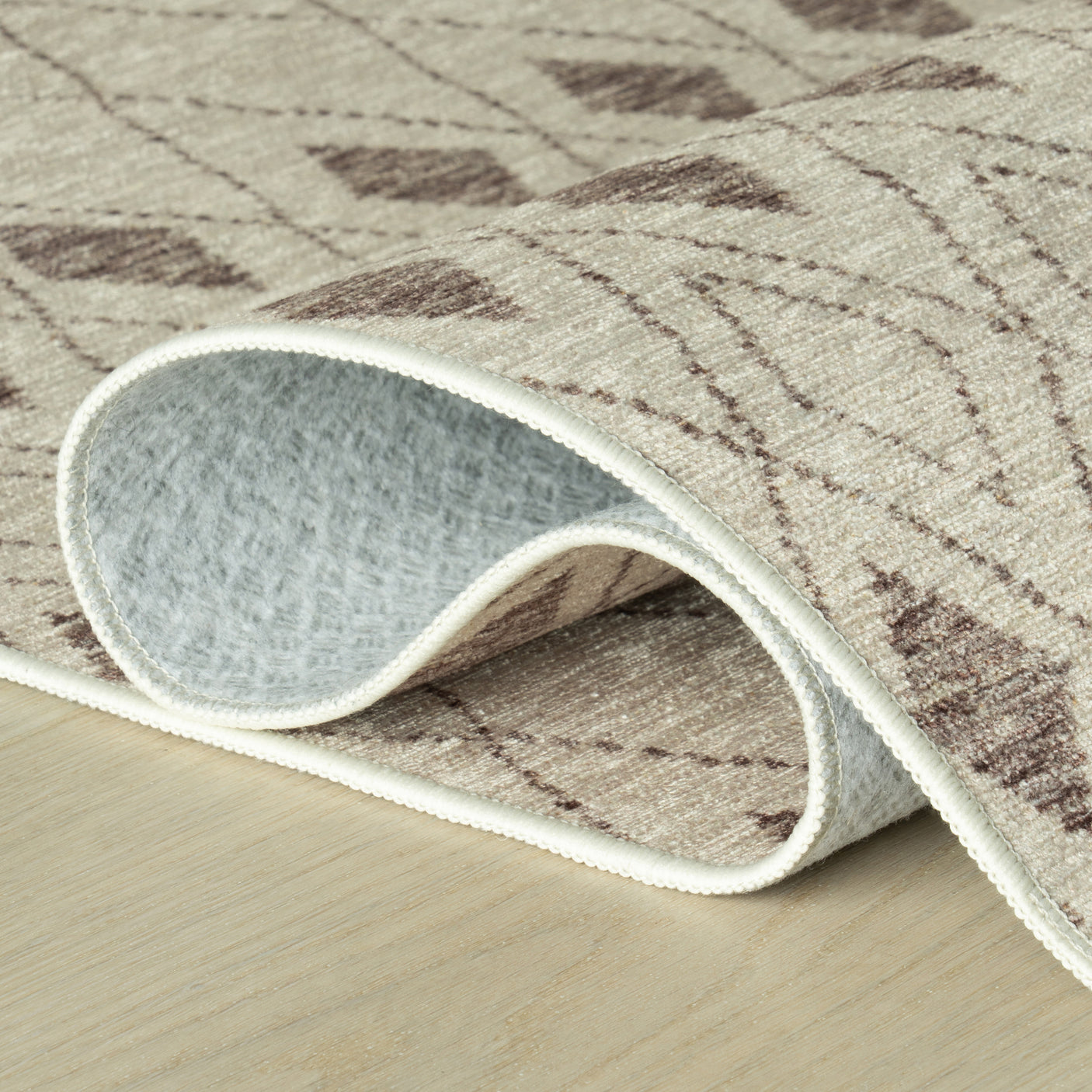 Chandler Ivory Machine Washable Rug
