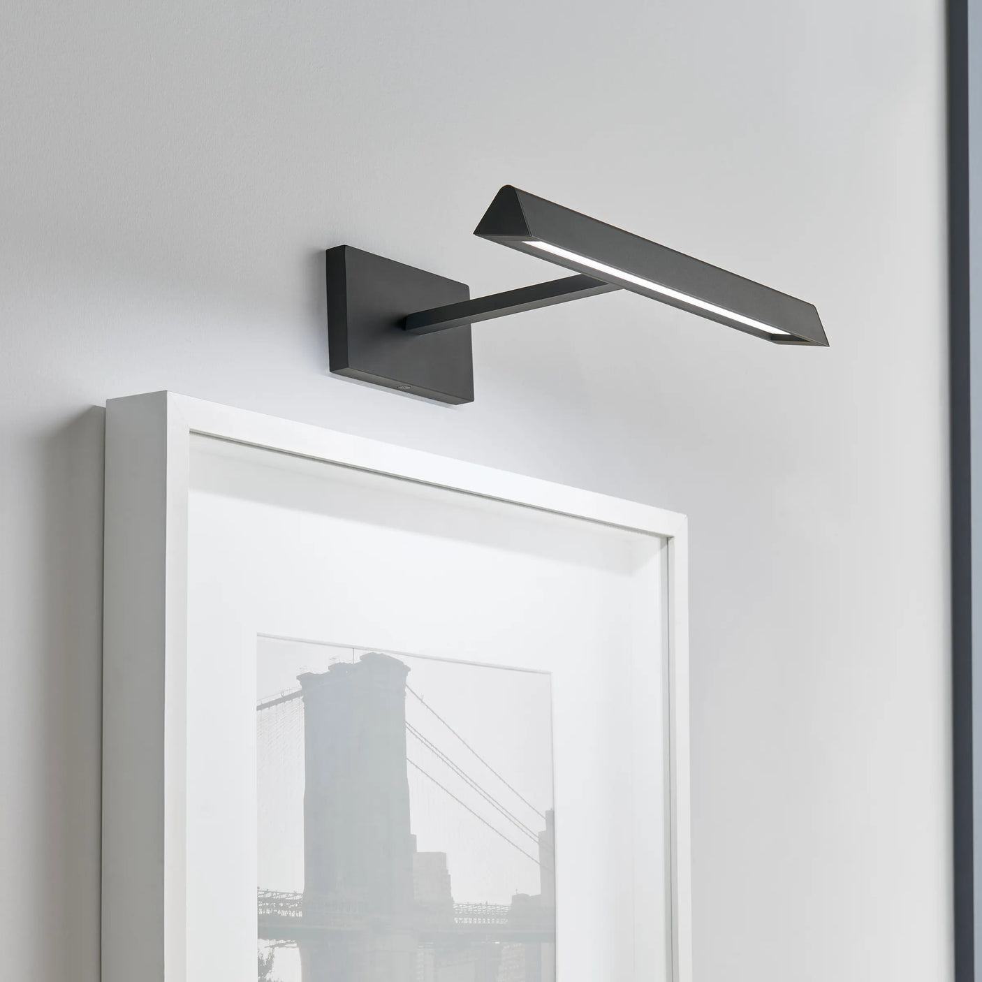 Dessau 12" Picture Light