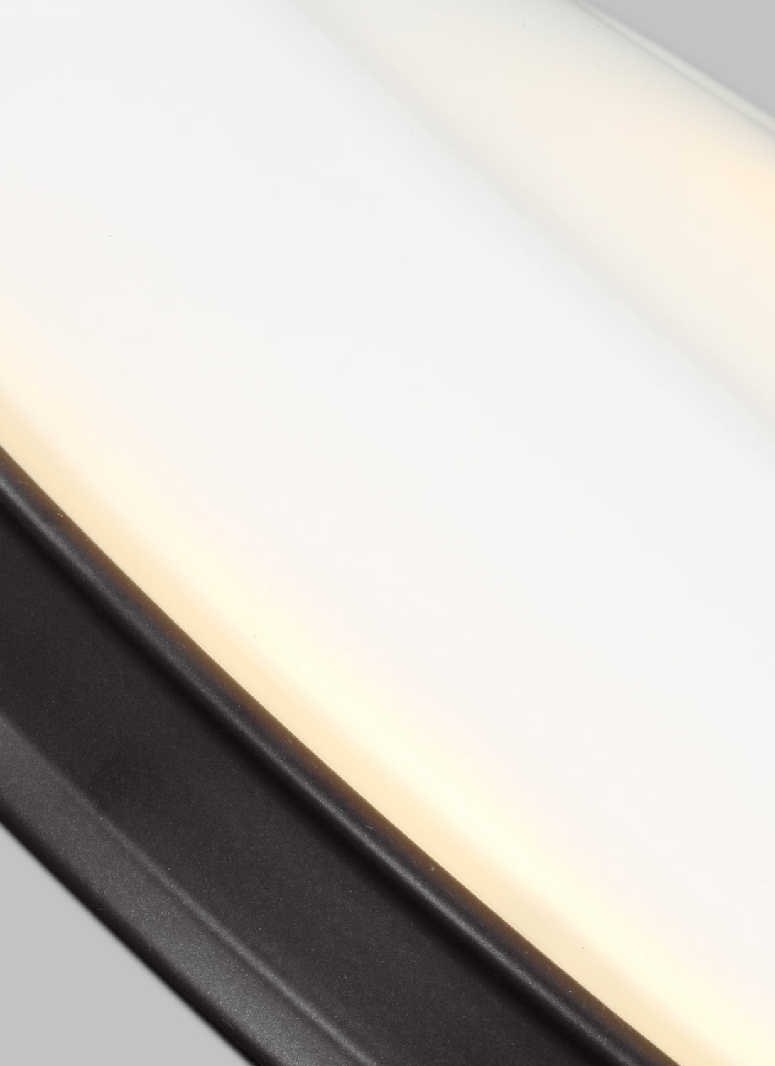 Issen Flush Mount