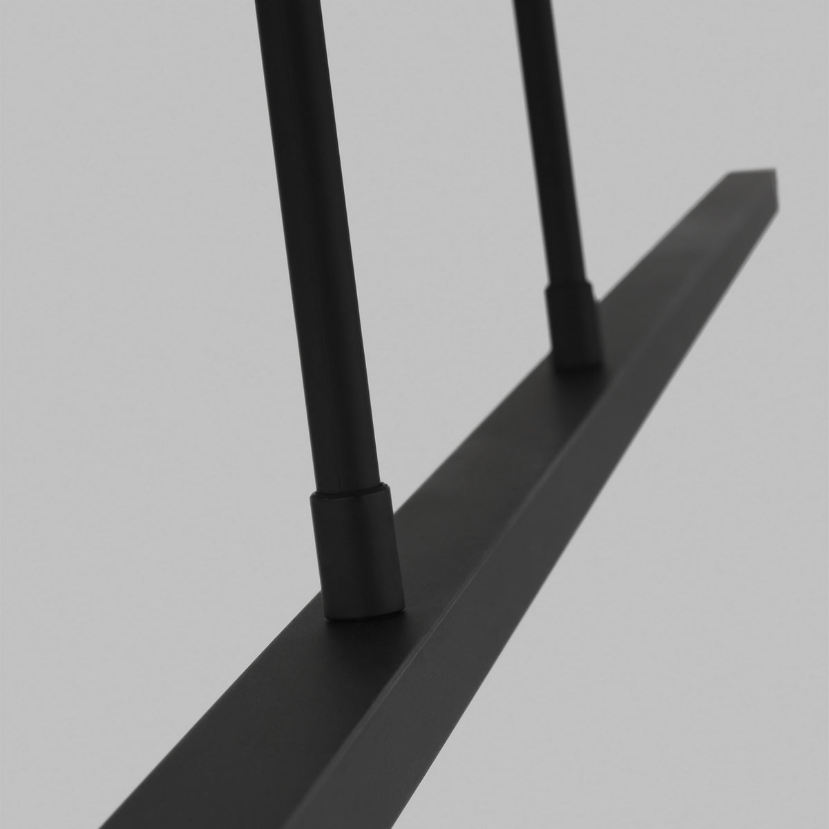 Stagger 72 Linear Suspension