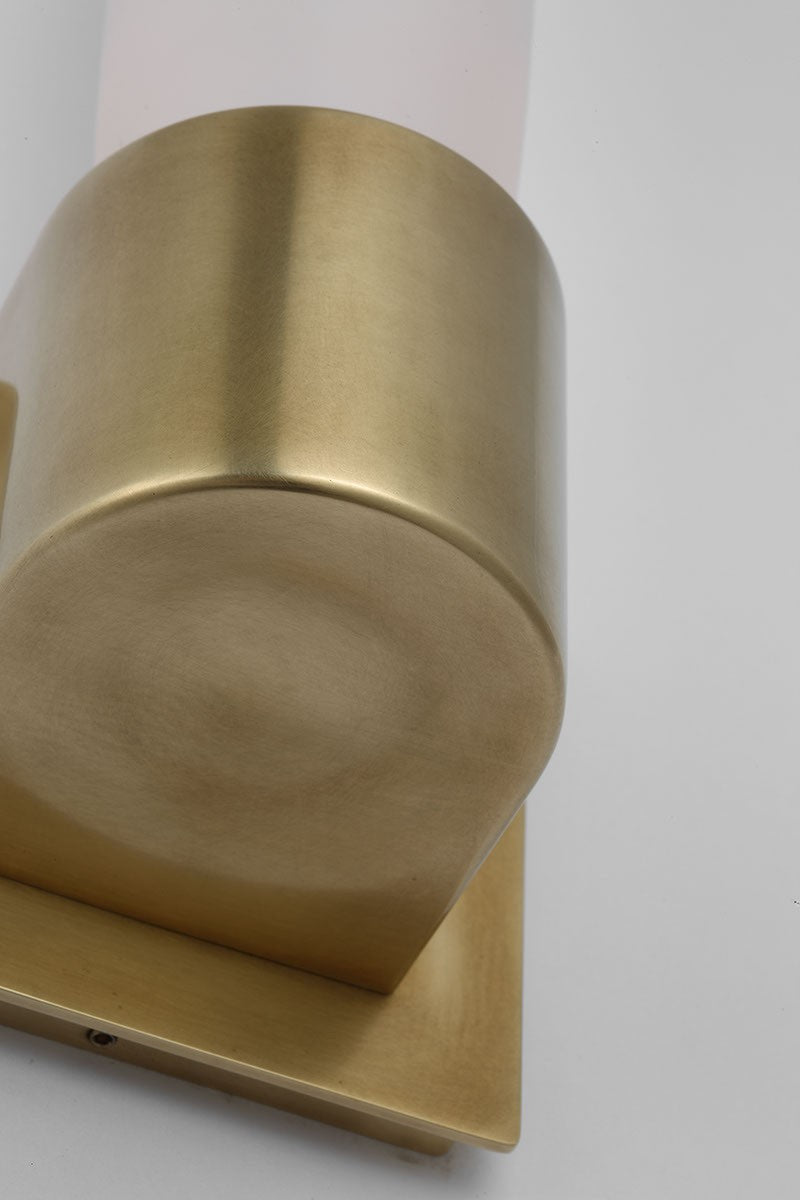 Volver Medium Single Sconce