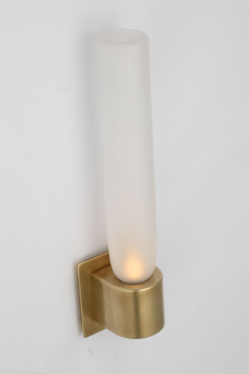 Volver Medium Single Sconce
