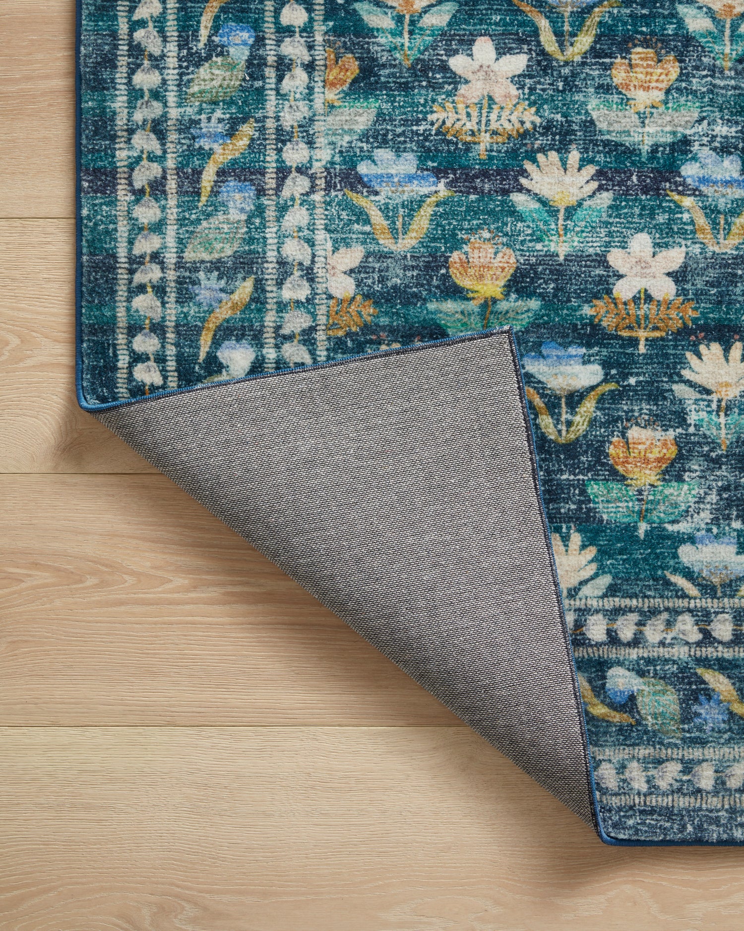 Courtyard Rug 05