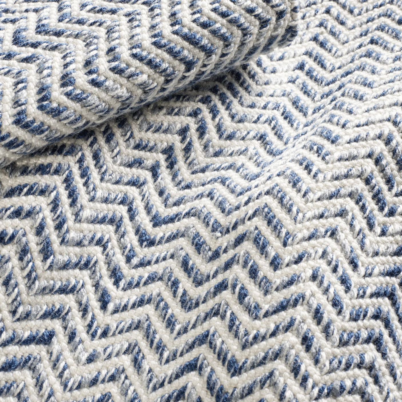 Coastal Handwoven Indoor/Outdoor Rug
