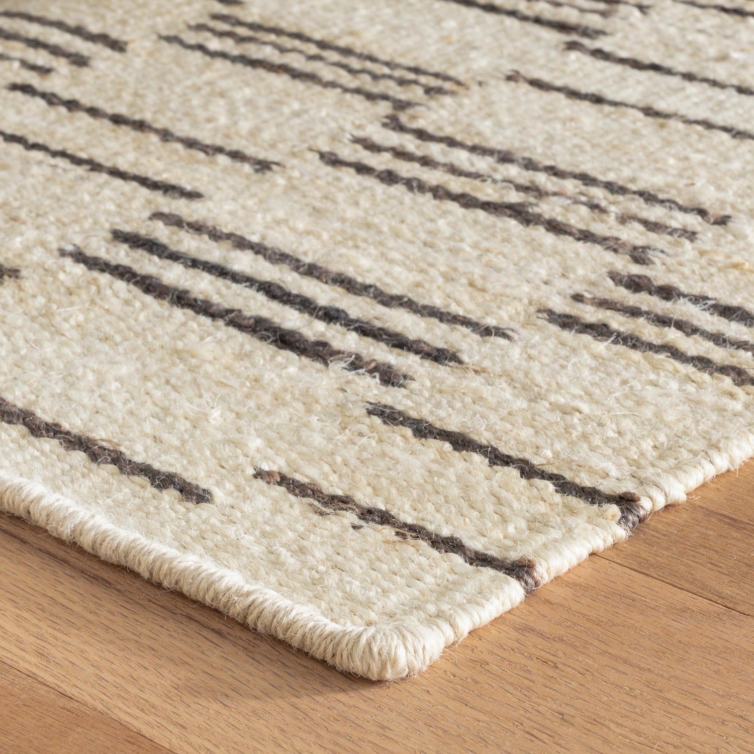 Leni Handwoven Jute Rug