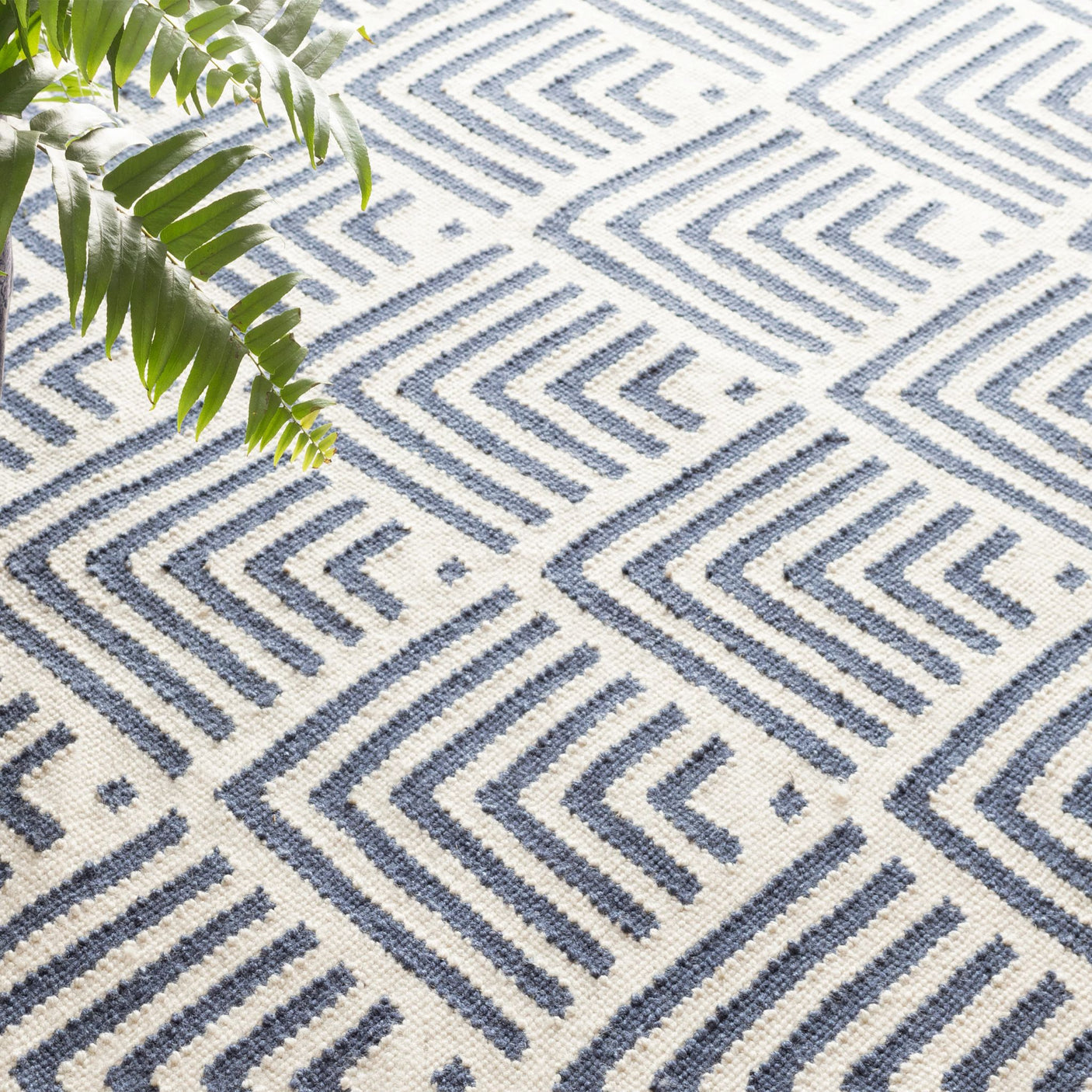 Cleo Handwoven Indoor/Outdoor Rug