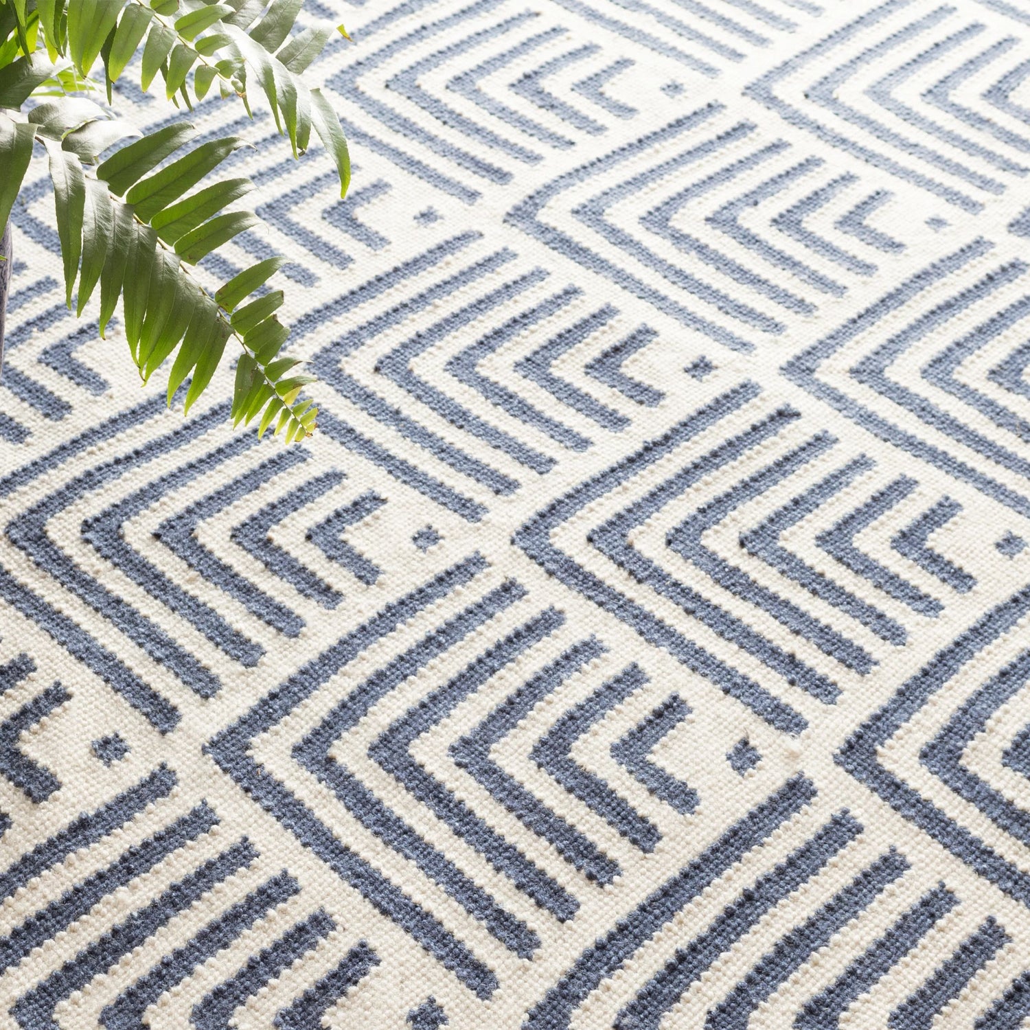 Cleo Handwoven Indoor/Outdoor Rug