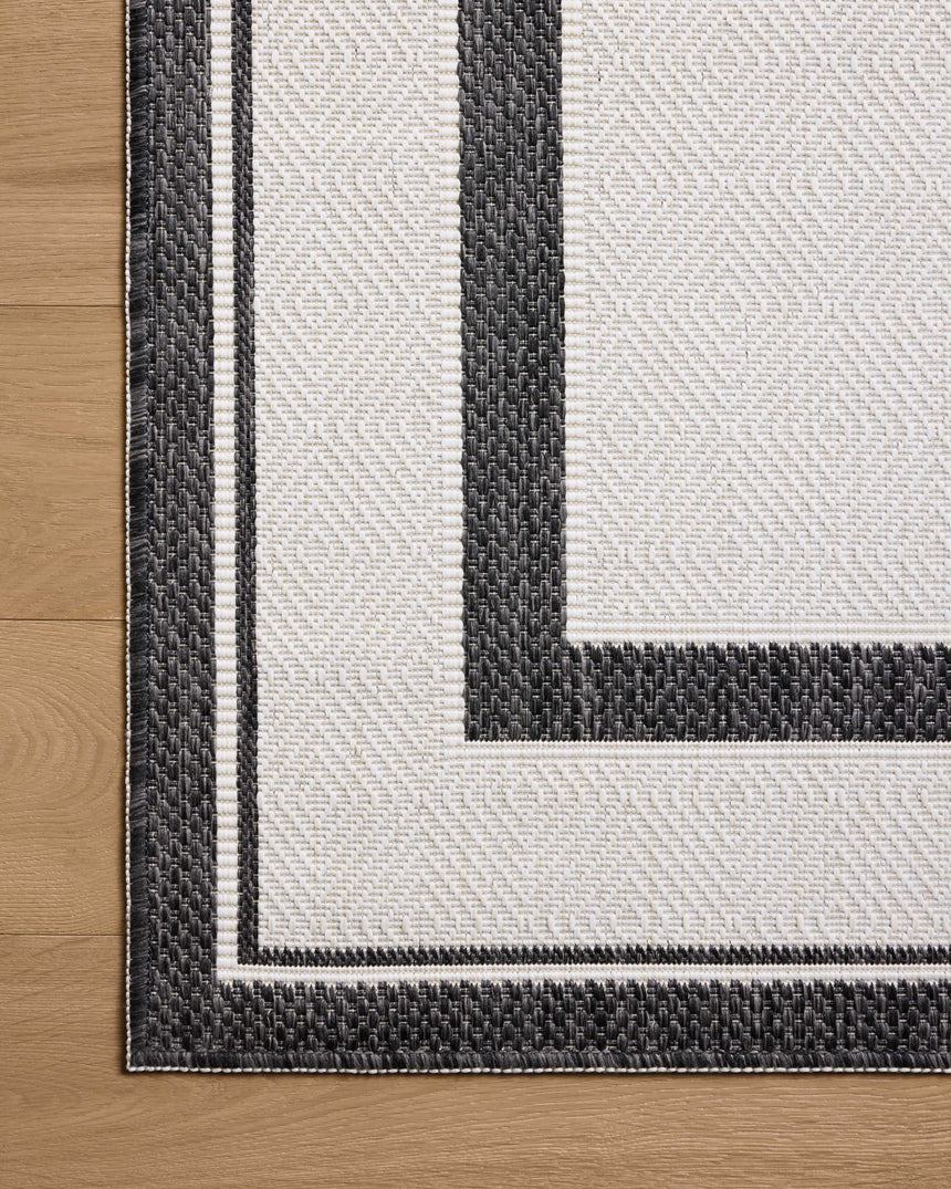 Easton Rug 11 | Onyx / Ivory