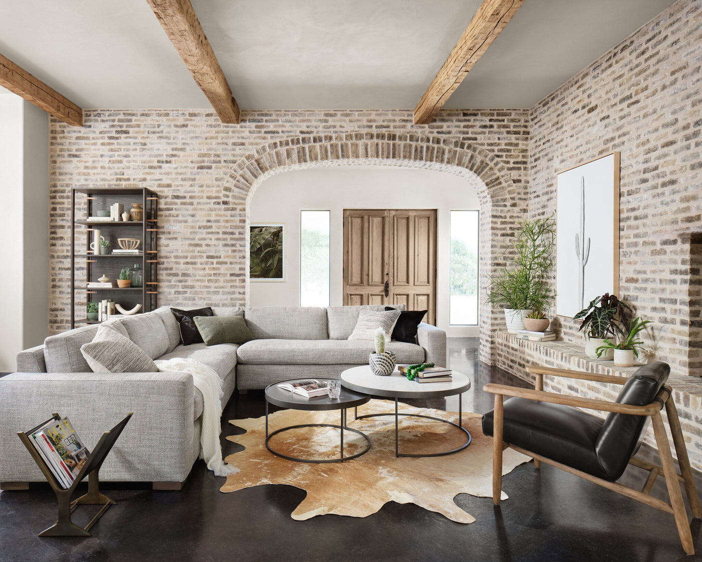 Evelyn Round Nesting Coffee Table