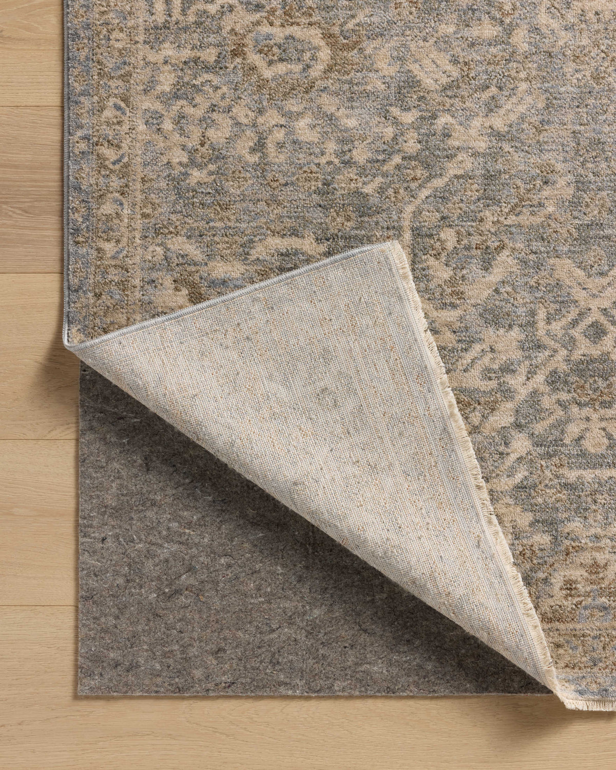 Junie Rug 01