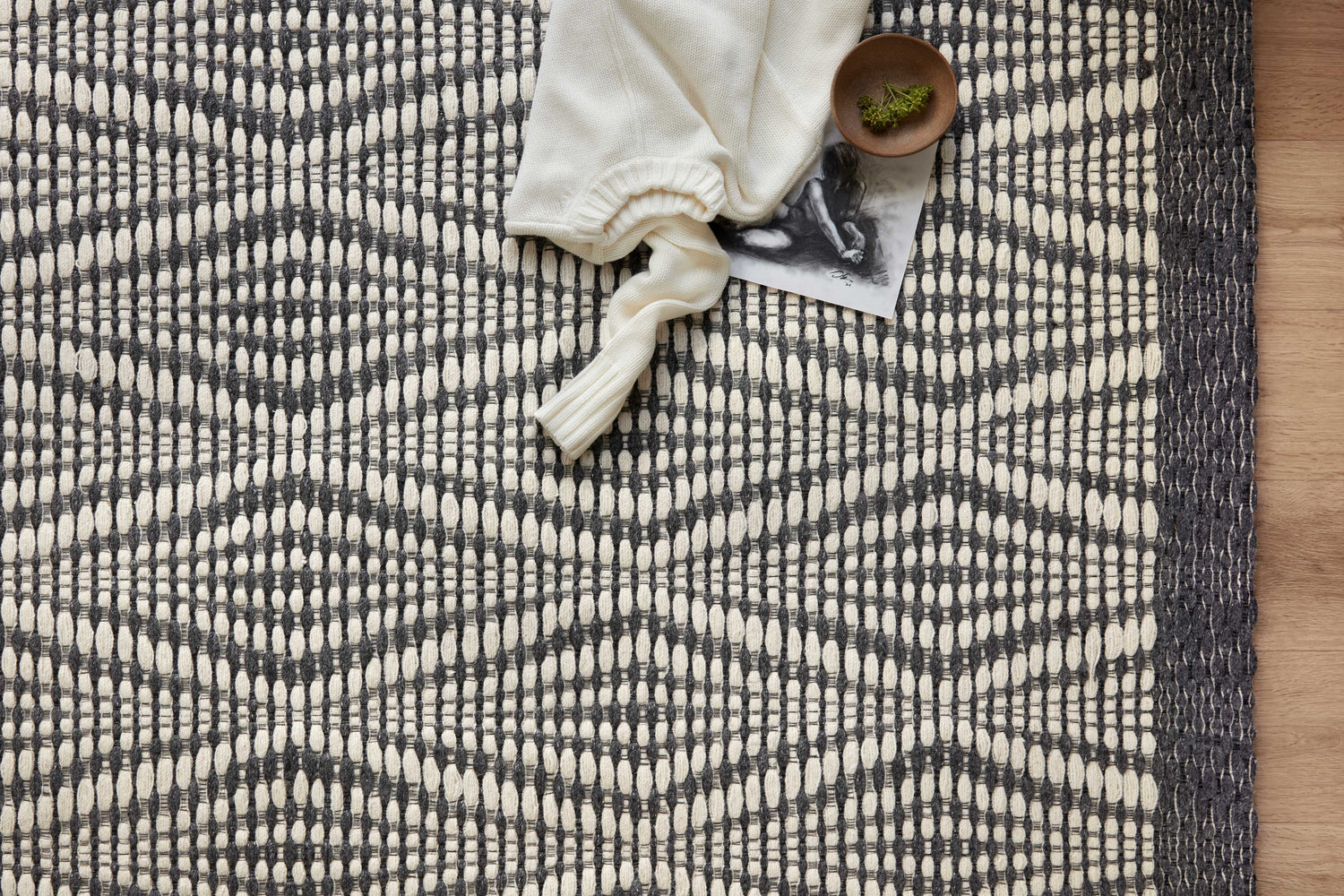 Kenzie Rug 01 | Ivory / Charcoal