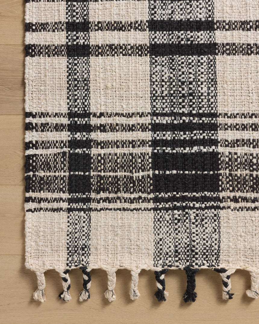 Louie Rug 04 | Ivory / Black