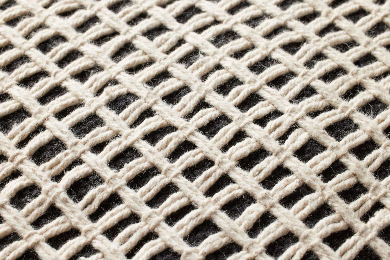 Black / Ivory Pillow | LPF0040