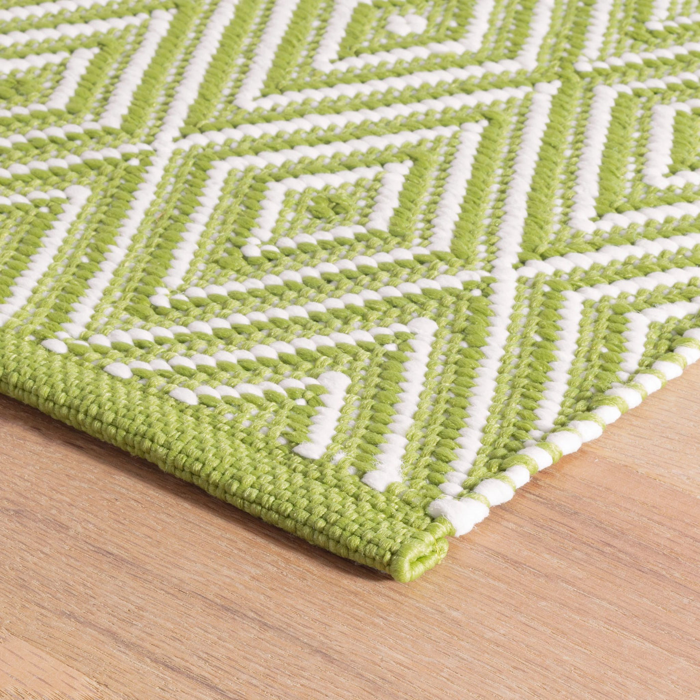 Diamond Handwoven Indoor/Outdoor Rug