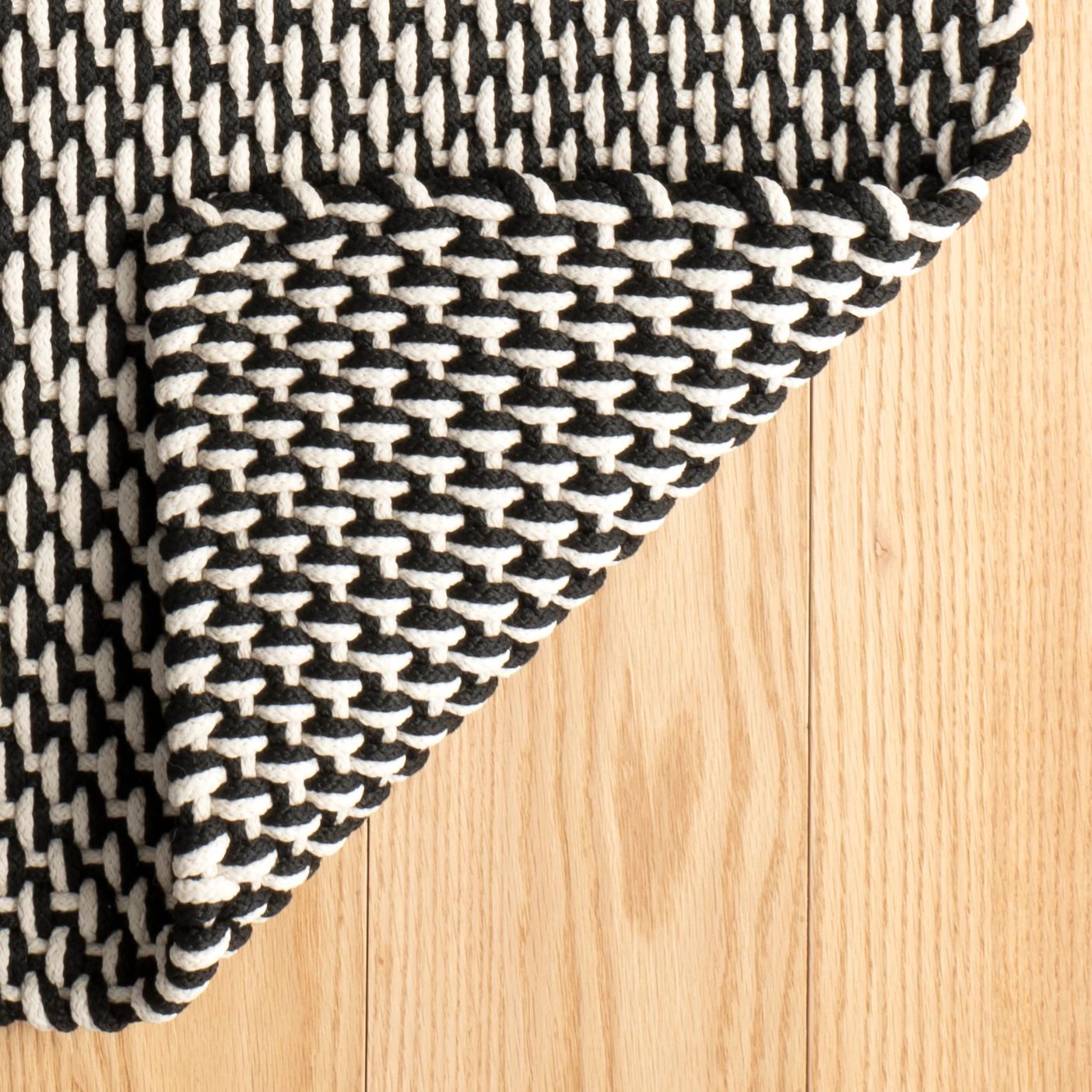 Two-Tone Rope Handwoven Indoor/Outdoor Rug
