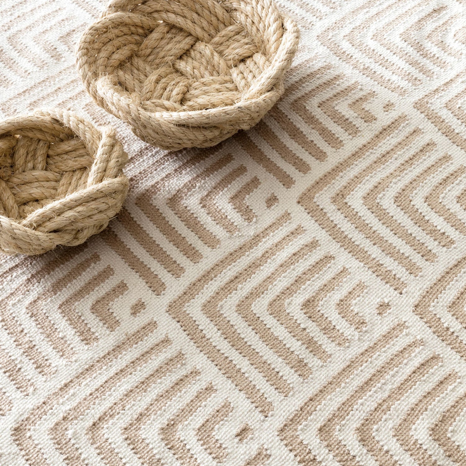 Cleo Handwoven Indoor/Outdoor Rug