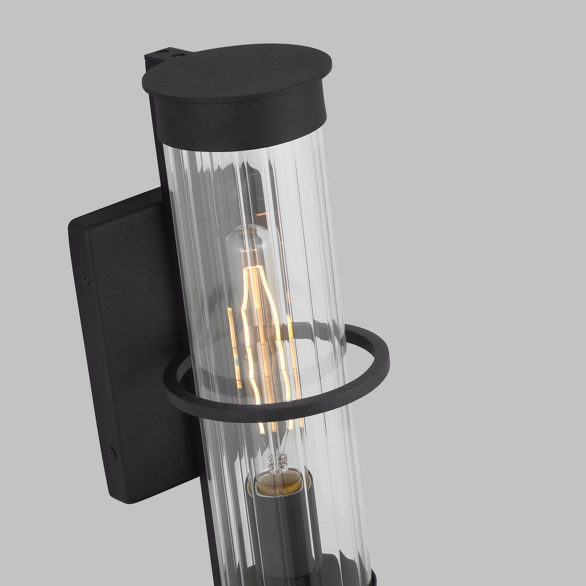Alcona Medium Wall Lantern