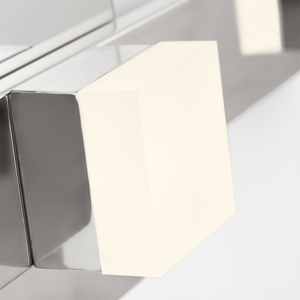 LED Vanity — 887 lm