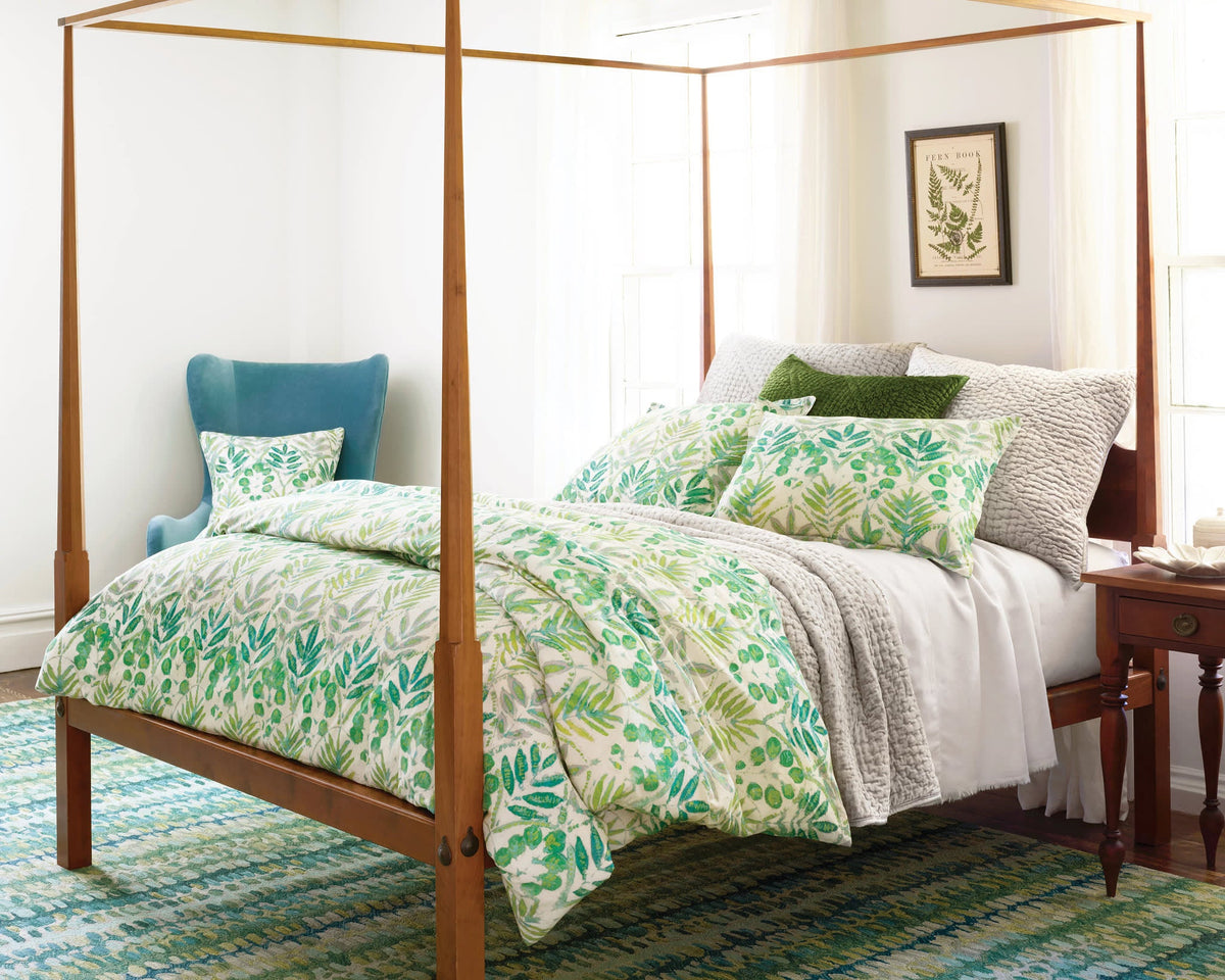 Dash & Albert Paint Chip Hand Micro Hooked Wool Rug in Moss, bedroom setting