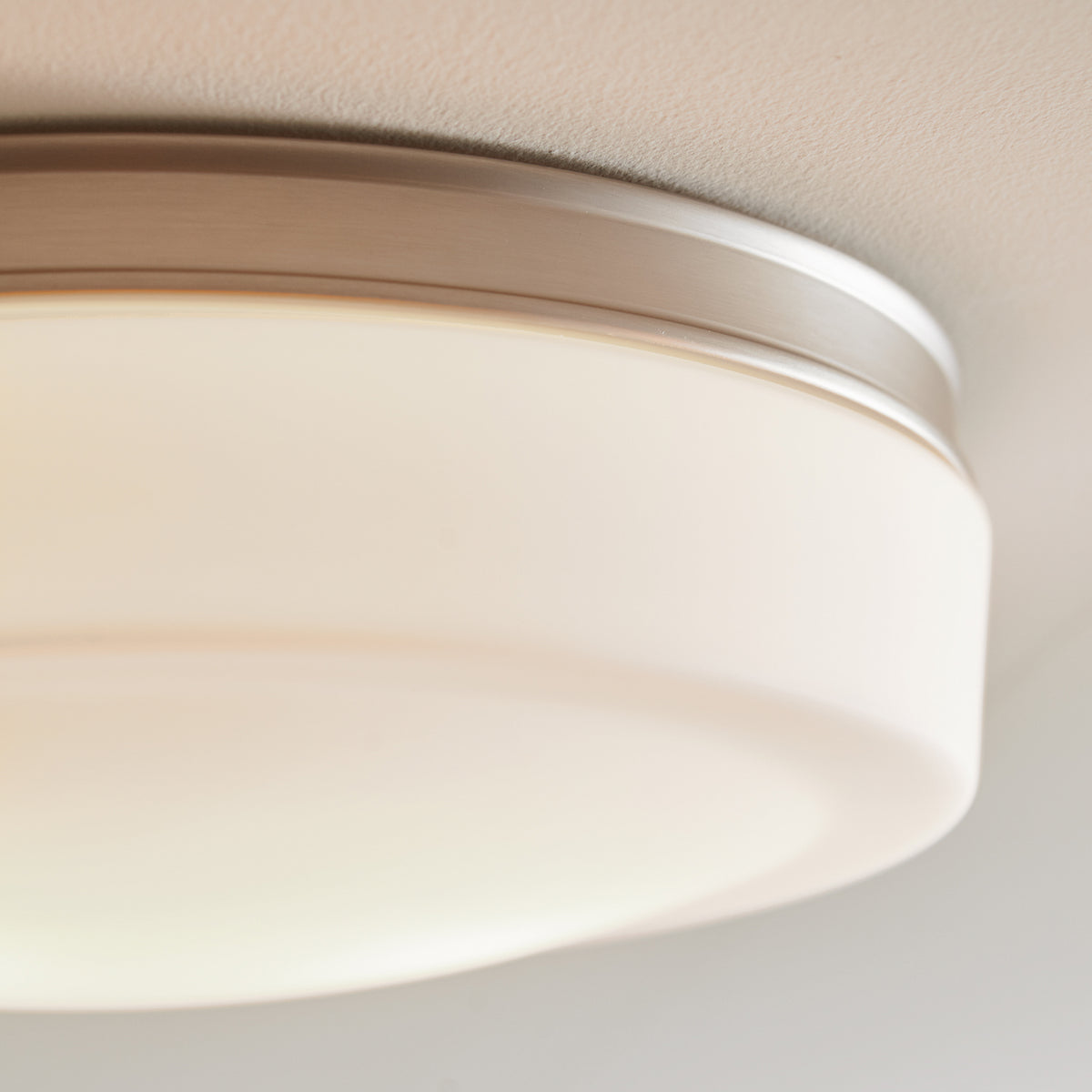 Issen Flush Mount