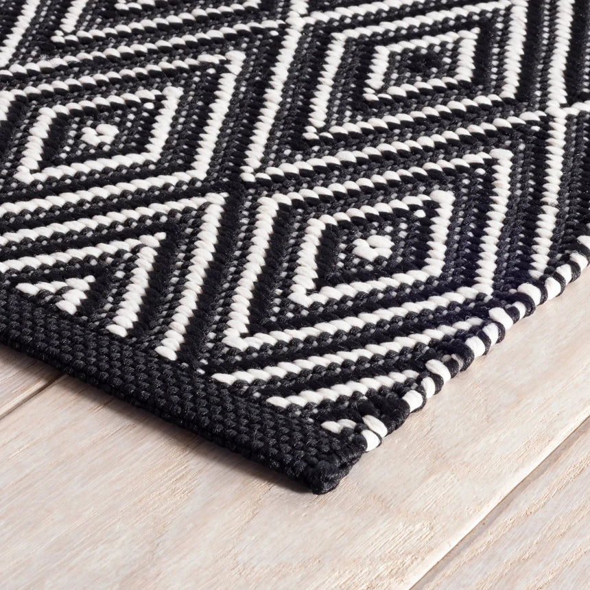 Diamond Handwoven Indoor/Outdoor Rug