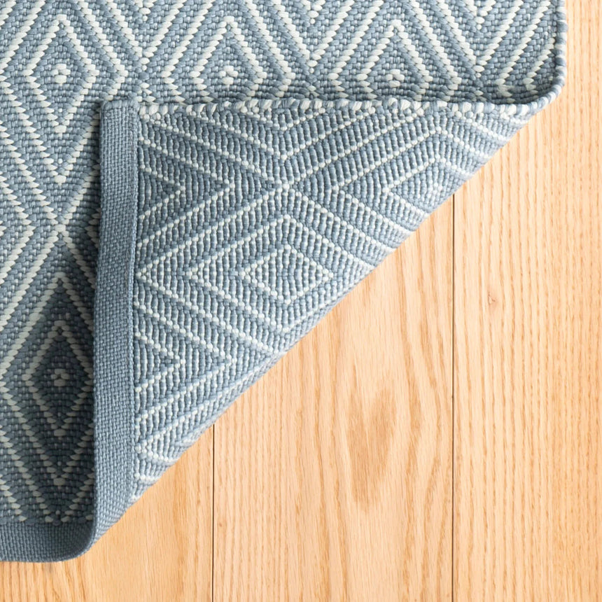 Diamond Handwoven Indoor/Outdoor Rug