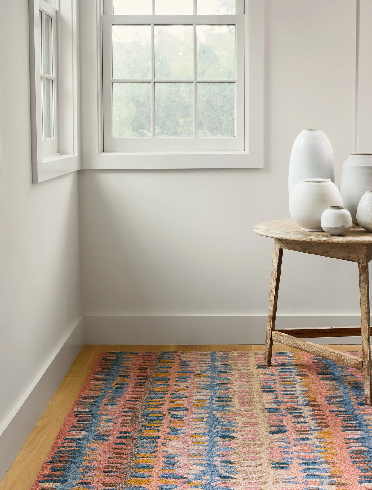 Dash & Albert Paint Chip Hand Micro Hooked Wool Rug in Coral, room setting