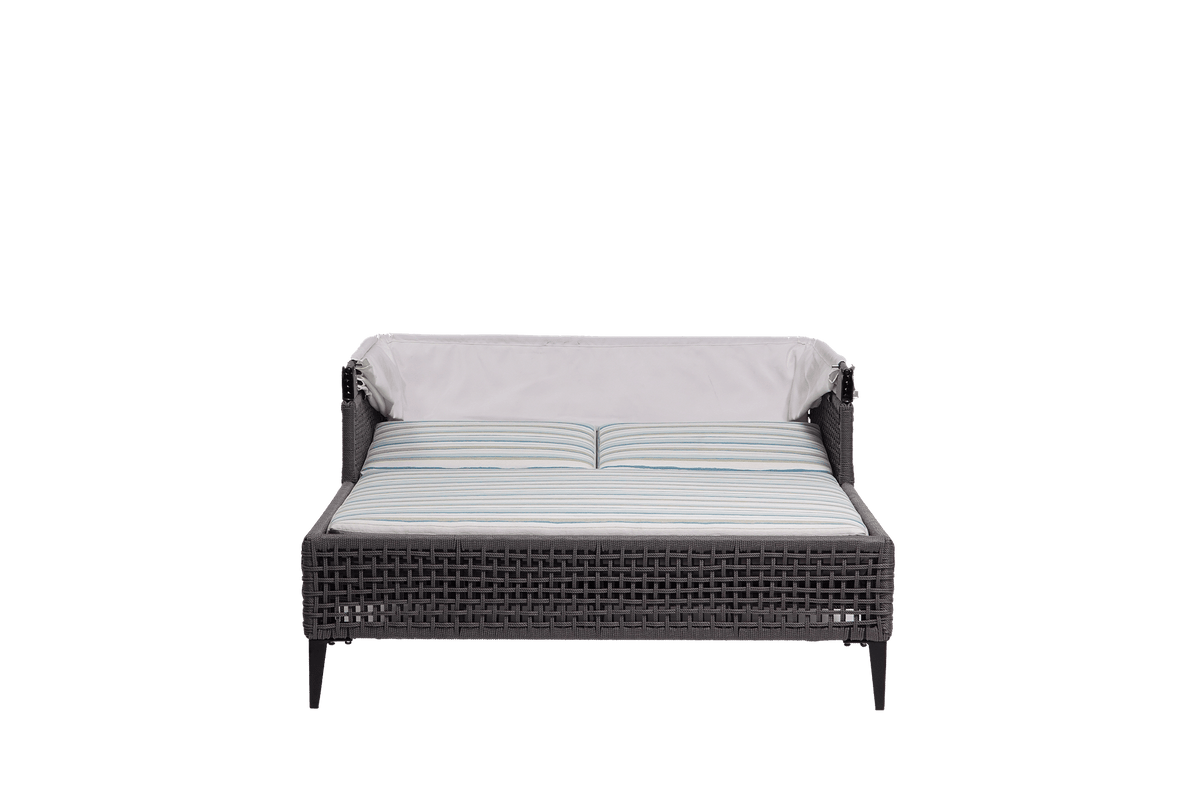 Genval Daybed w/Sunbrella Canopy