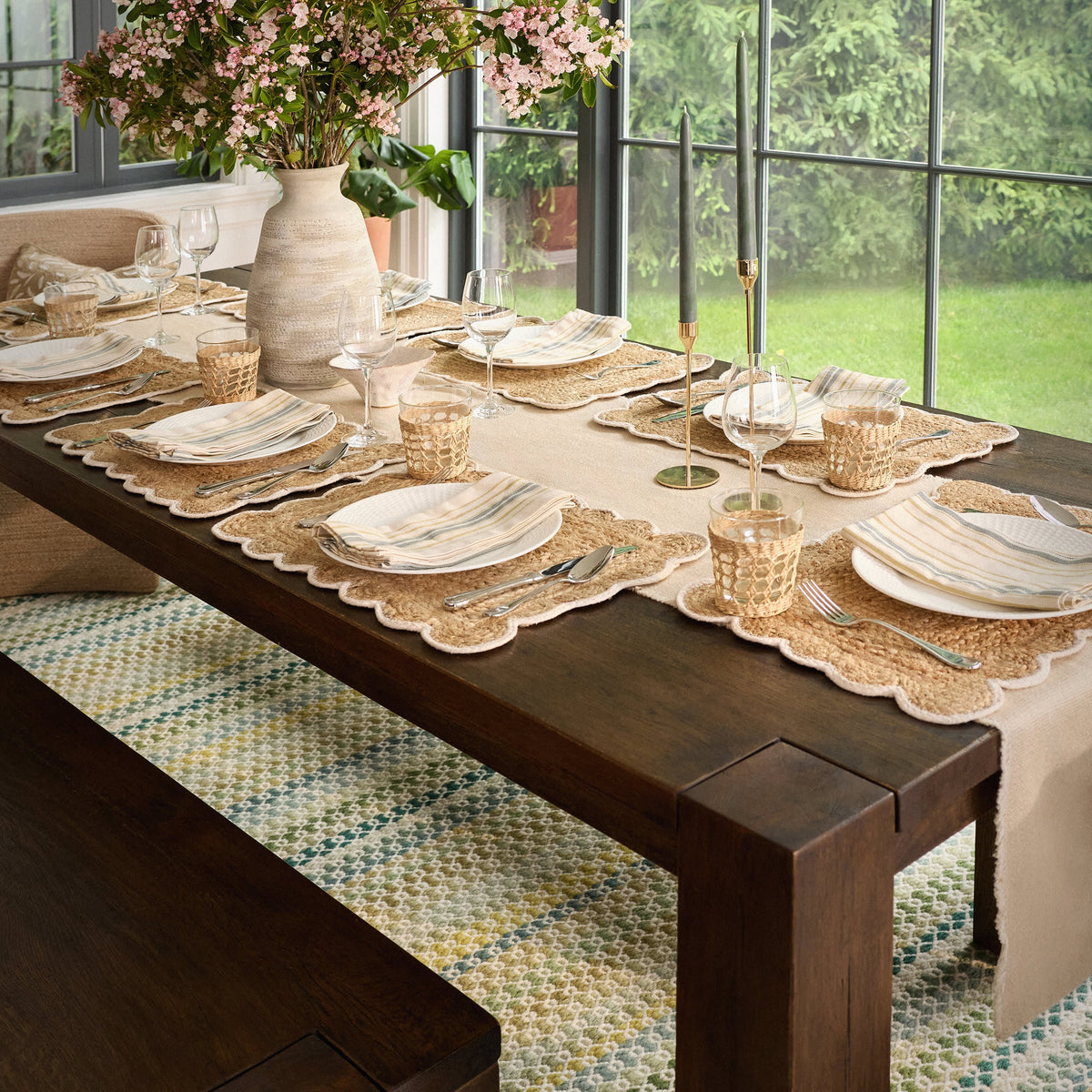 Dash & Albert Poppy Handwoven Wool Rug in Moss, dining detail