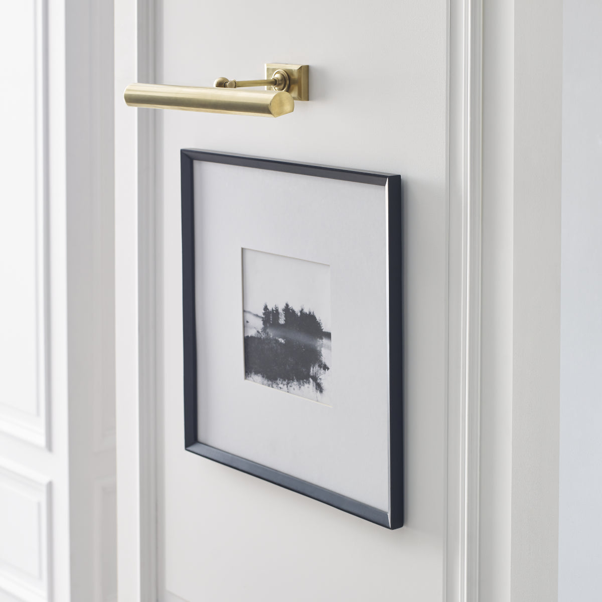 18" Cabinet Maker's Picture Light