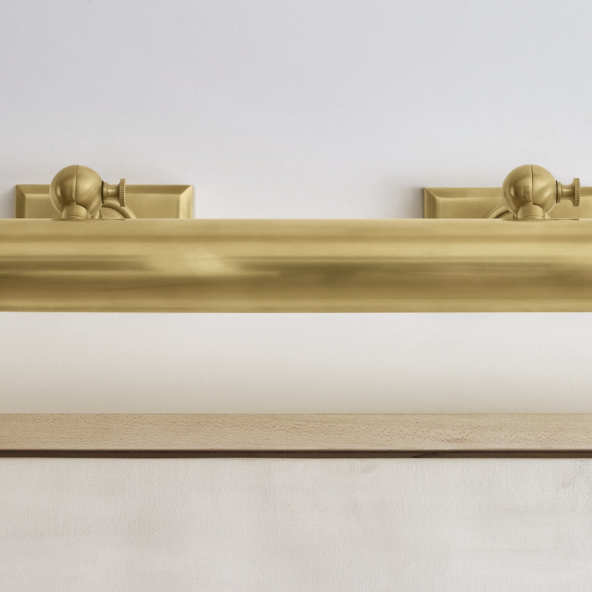 24" Cabinet Maker's Picture Light